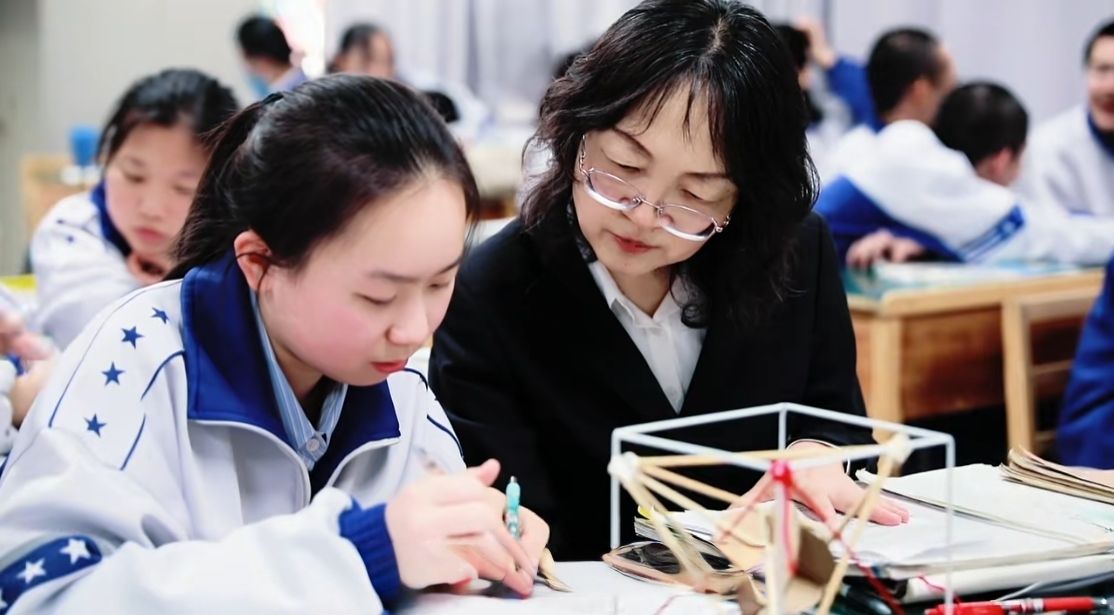 践行教育家精神！她扎根边疆34年，只为一件事